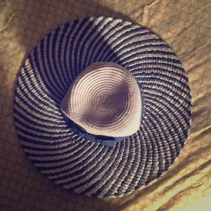 Floppy beach hat